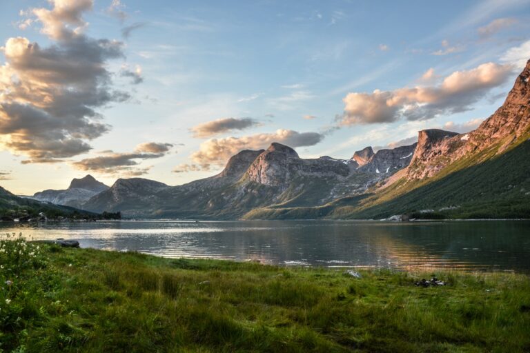 SHOWS mountain and lake at sunset 135157.jpg