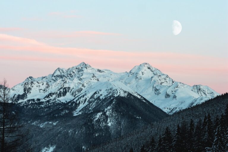 SHOWS snowy mountain 1287145.jpg